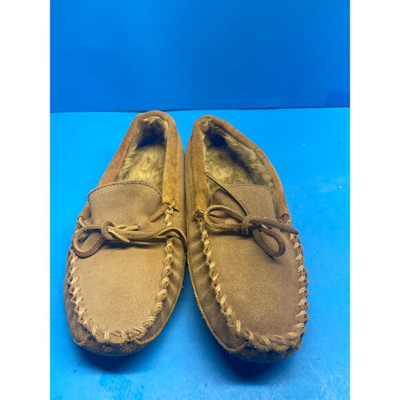 LL Bean Wicked Good Mocs Slippers Kids Size 5 Sheepskin Lamb Fur Moccasins Tan - Picture 9 of 11